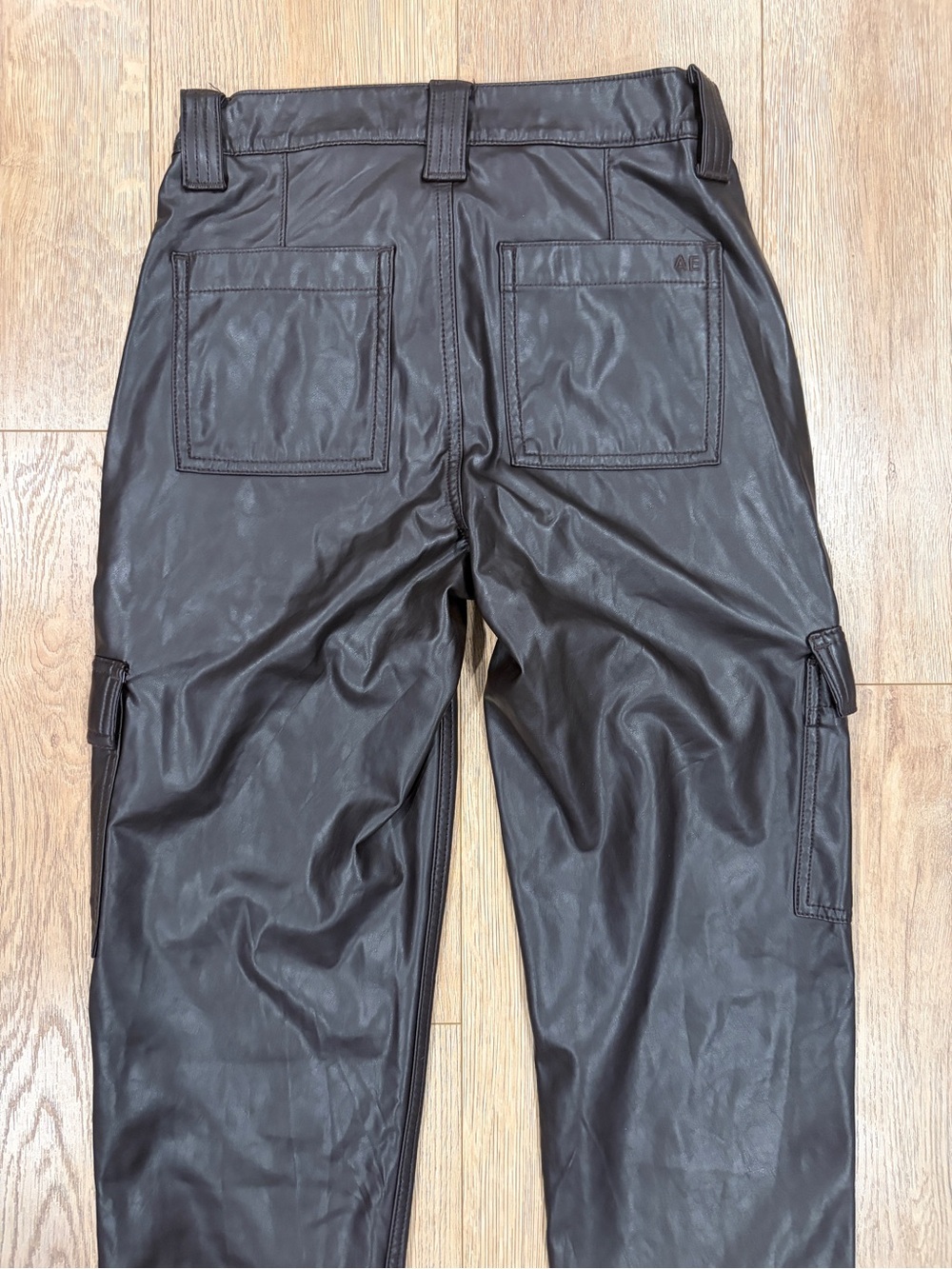 American Eagle Faux Leather Cargo Pants Brown High Rise Stretch Size 2 - Picture 5 of 8